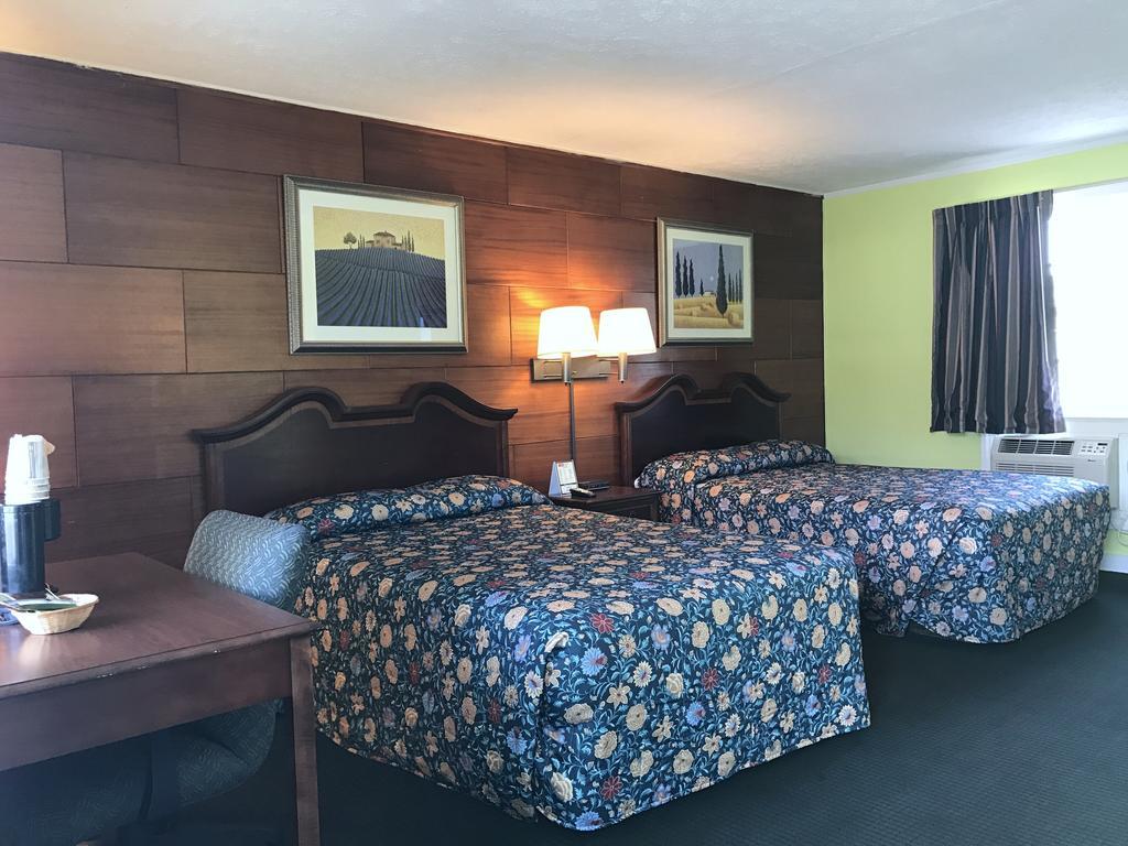 Economy Inn Данвил Екстериор снимка