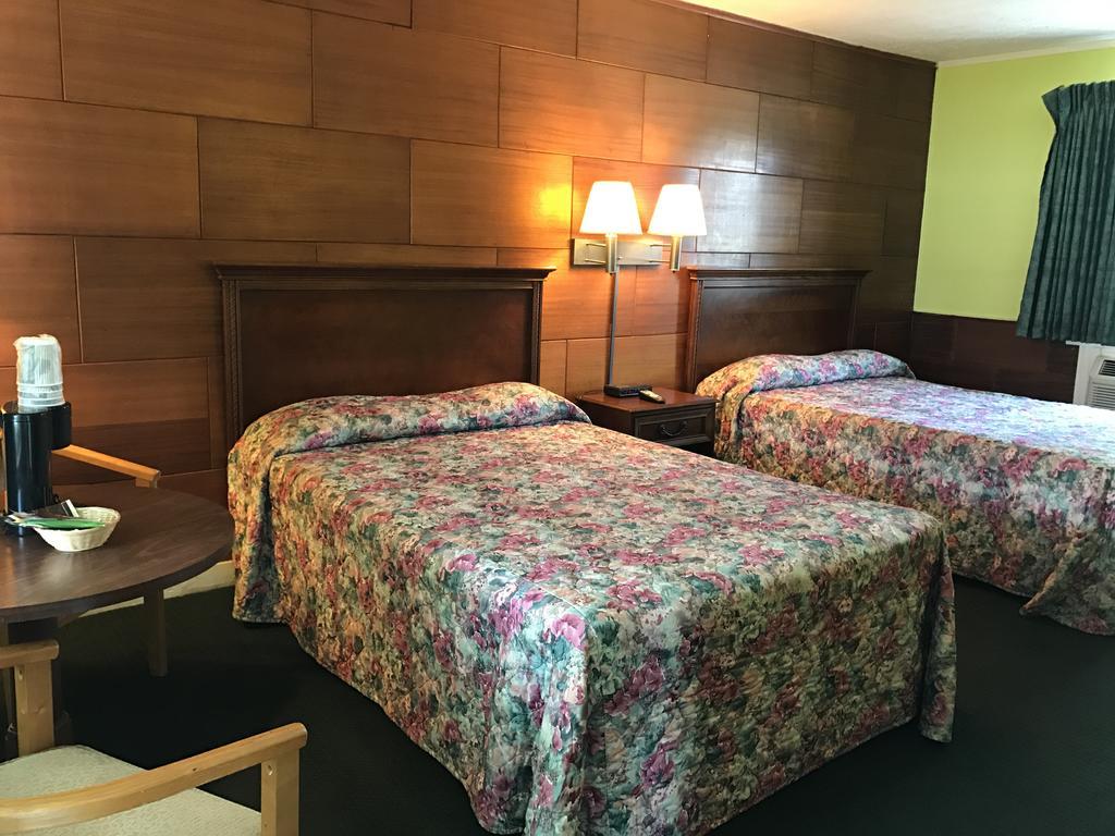 Economy Inn Данвил Екстериор снимка